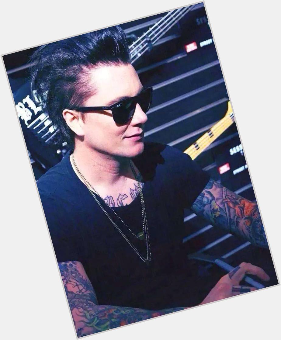 Happy birthday to this beautiful guitarist Synyster Gates!! 