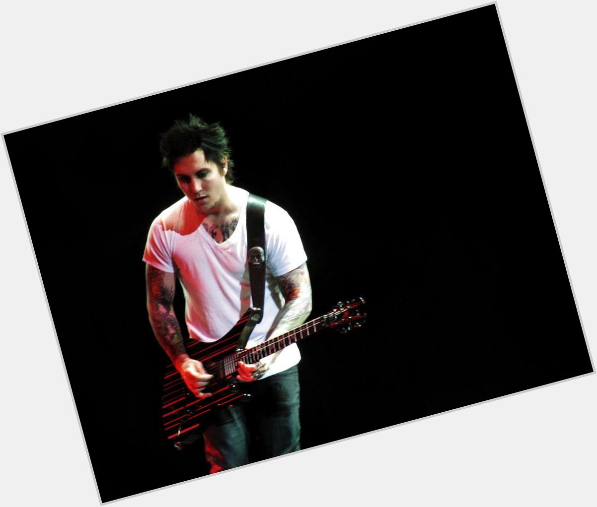  happy birthday Synyster Gates , you are my favorite guitar player. Stay cool and rock !! \\m/ 