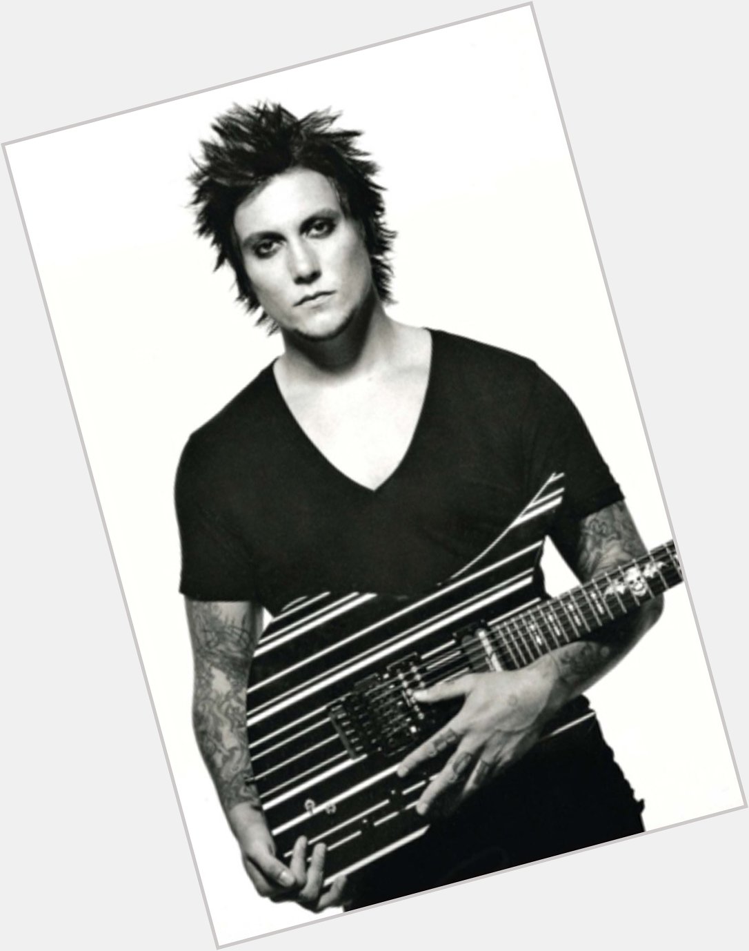 Happy Birthday to legendary lead Guitarist Synyster Gates 