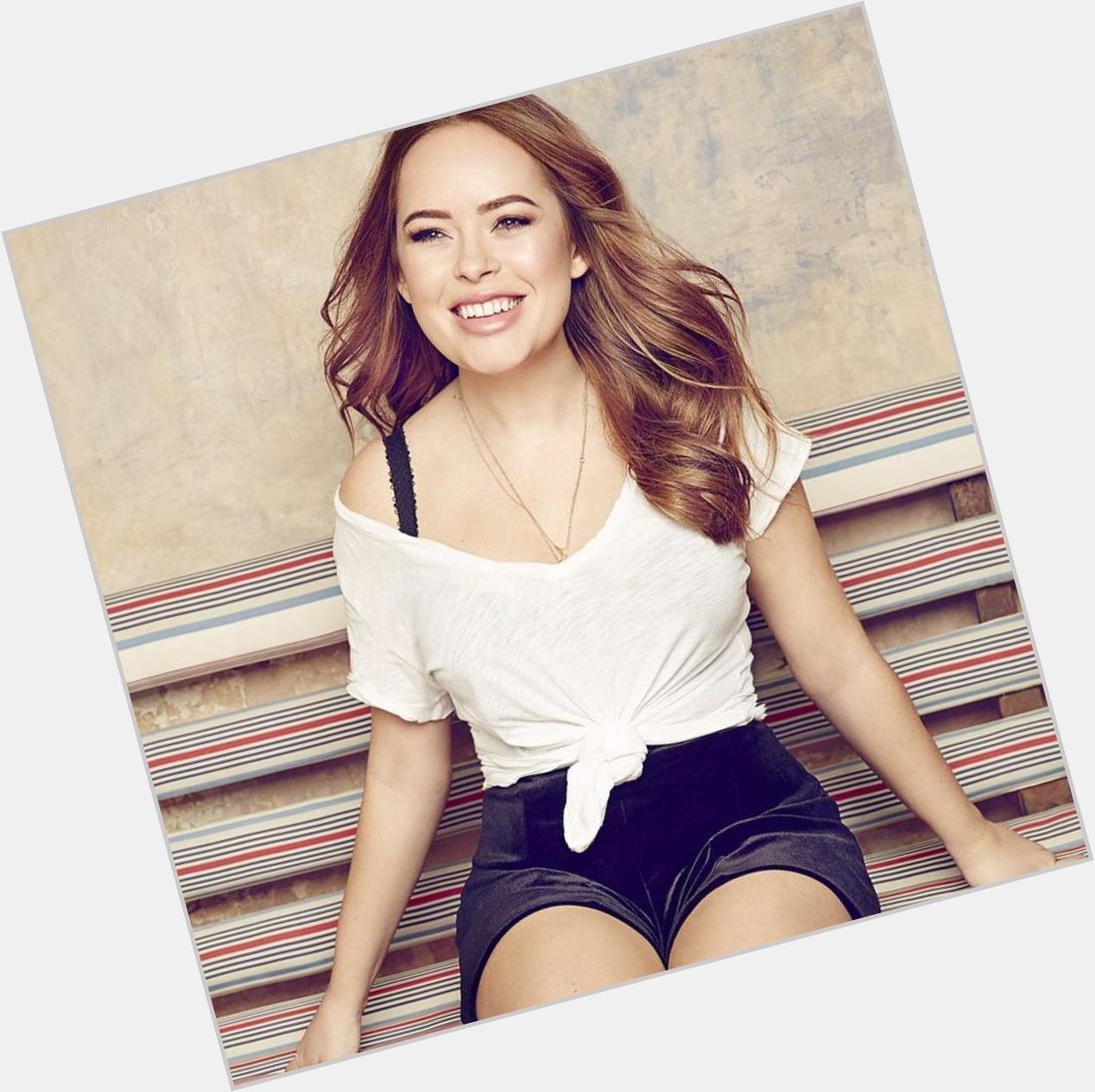 Happy birthday to my idol Tanya burr, you make me smile couldn\t ask for a better idol    