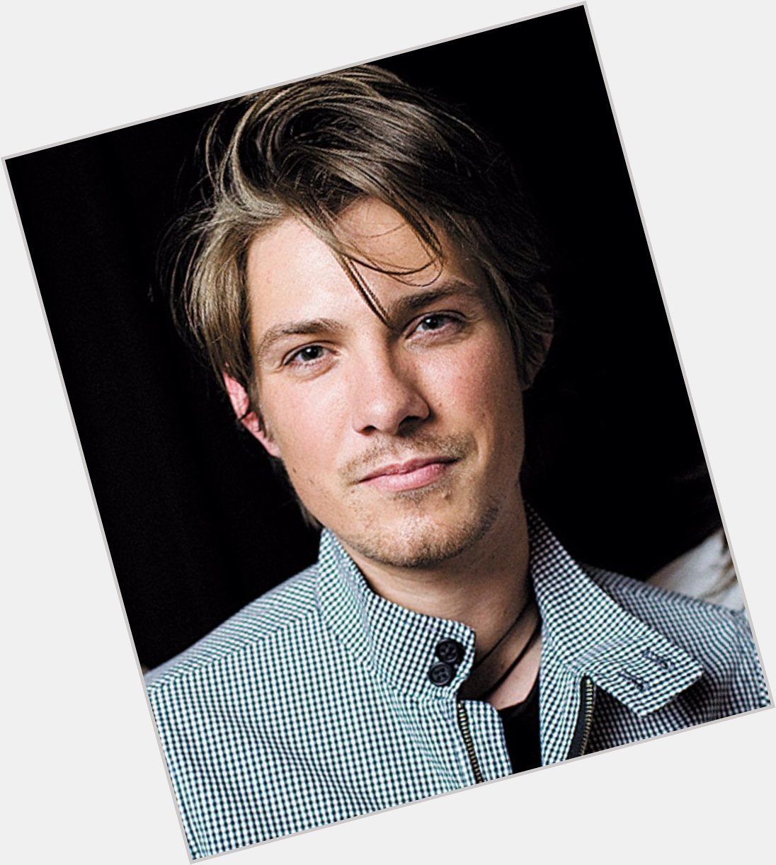Happy 35th Birthday Taylor Hanson! 

Your tunes are still infectiously catchy! (The Hanson Brothers)  