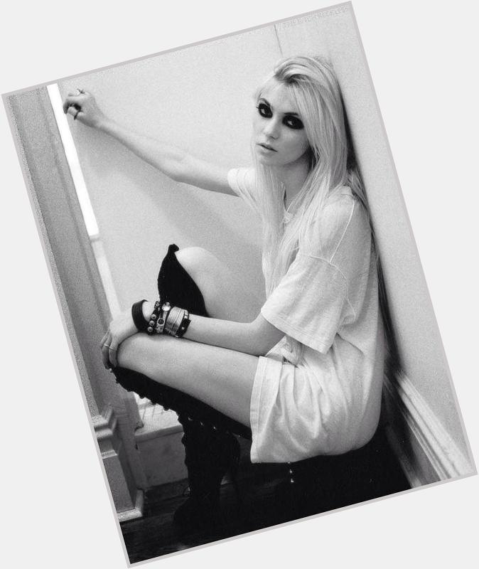 Happy birthday taylor momsen 