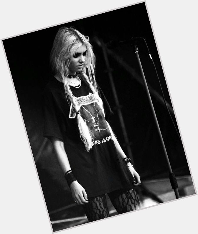 Happy 24th birthday to the georgeus rock goddess Taylor Momsen!  