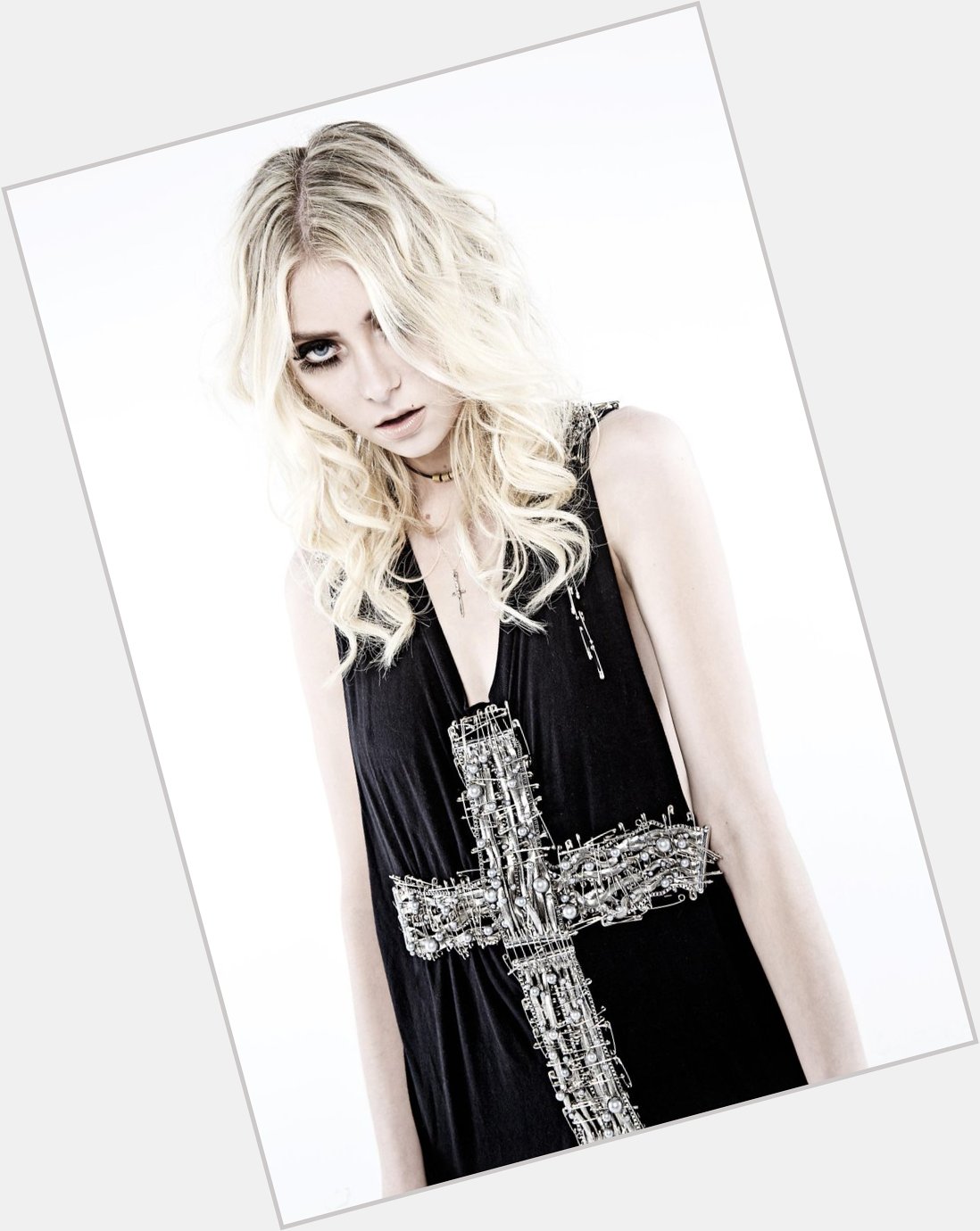  happy birthday Taylor momsen!!! 