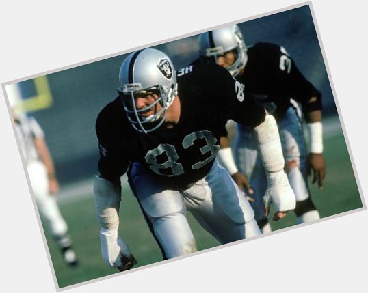 Happy birthday to one of the most colorful personalities to grace the league, Ted Hendricks! ( 
