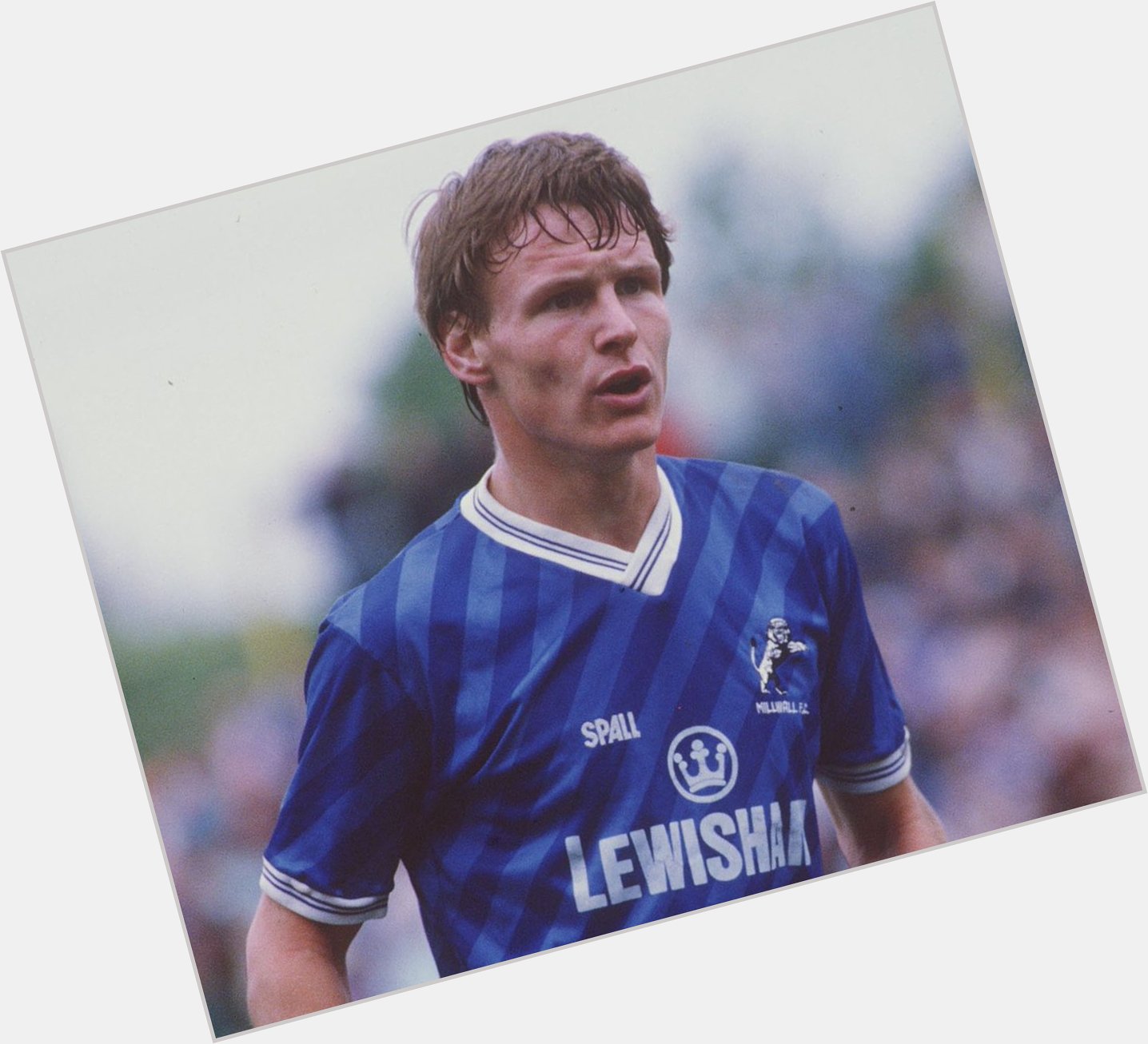 Happy 54th Birthday Teddy Sheringham, a footballer of real class and wearer of some fine kits in his time. 