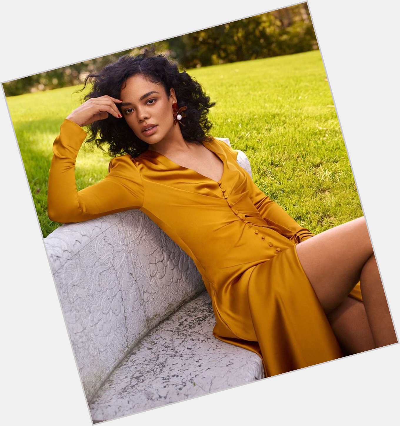 Happy birthday to Tessa Thompson!! You stole my heart and I m glad. Keep it Ms!!! 