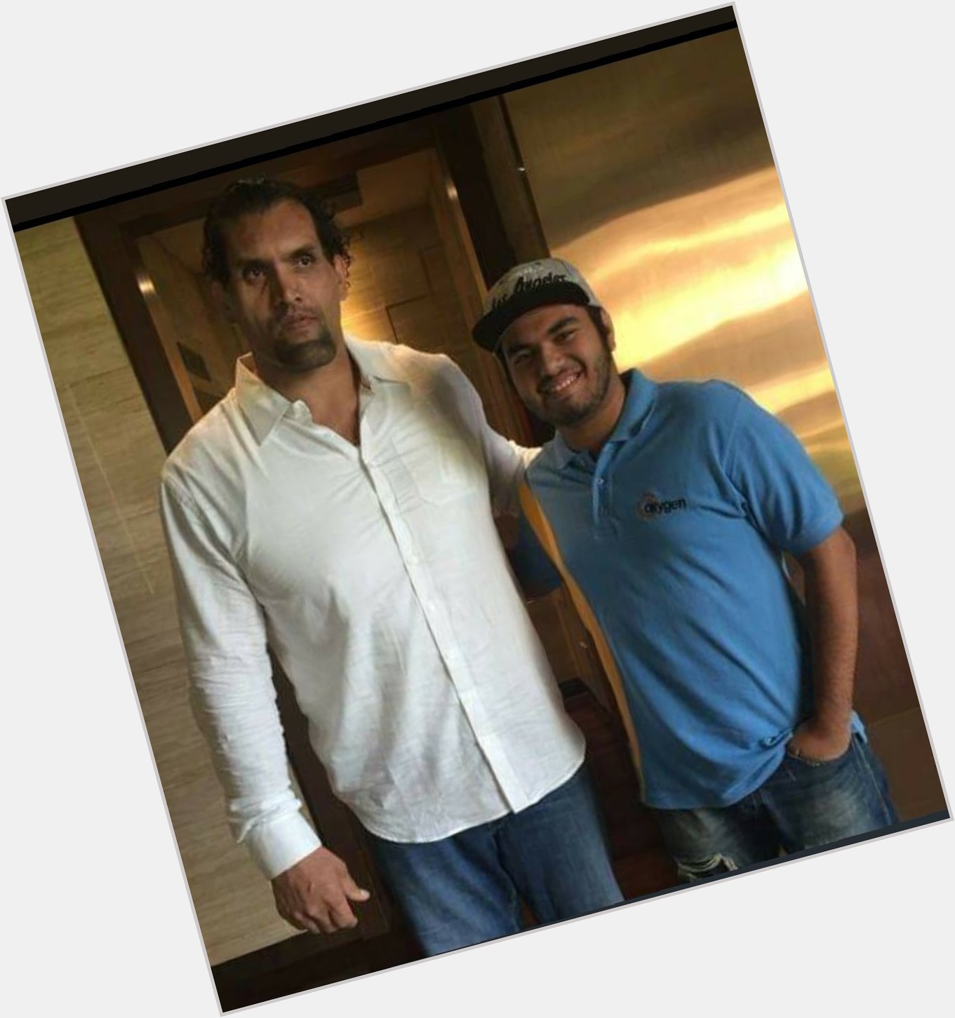 Happy birthday to THE GREAT KHALI! 

He actually makes you feel like a dwarf   