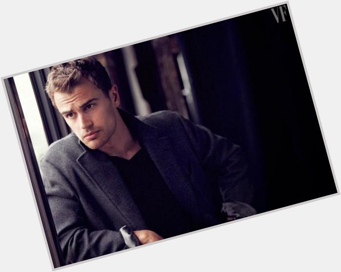 Happy Birthday to my one and Only Boyfriend  Theo James. Iloveyou. Panonoodin ko ang insurgent  :) Loveyou! 