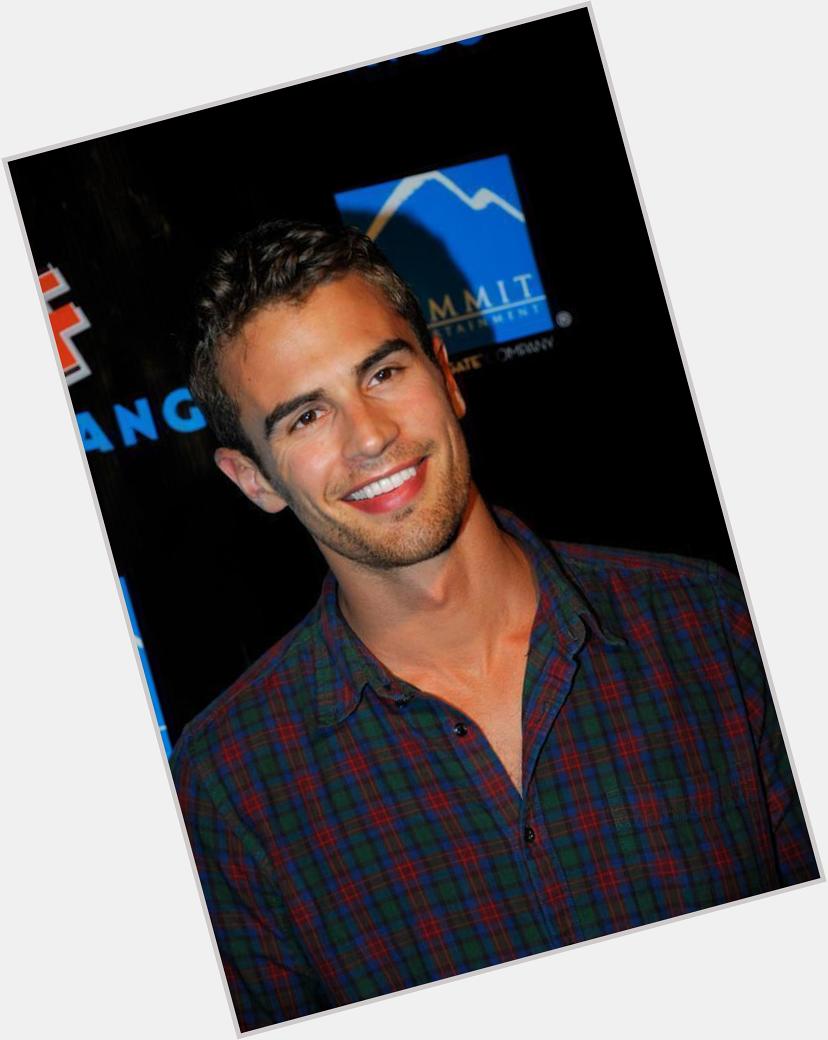 Can we all just take a moment to appreciate the sexy Theo James and wish him a very Happy 30th Birthday! 