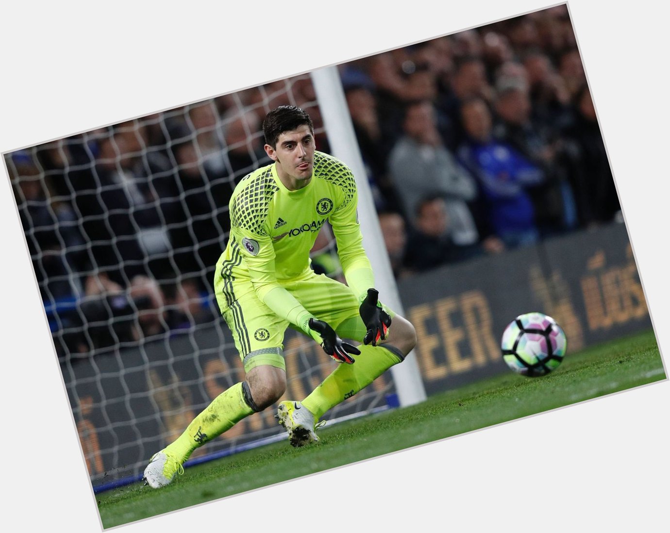 Happy birthday !!!!!
Thibaut Courtois   What a shoot stop  