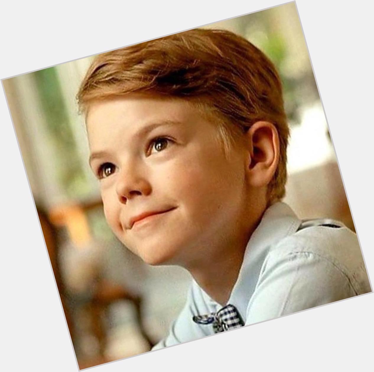 Can\t believe this cutie is already 25  happy birthday Thomas Brodie Sangster <3 