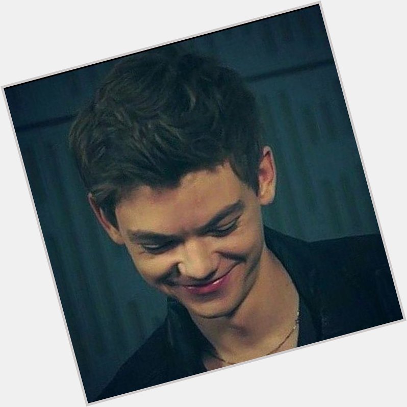 HAPPY BIRTHDAY THOMAS BRODIE-SANGSTER!!!!!    May 16 