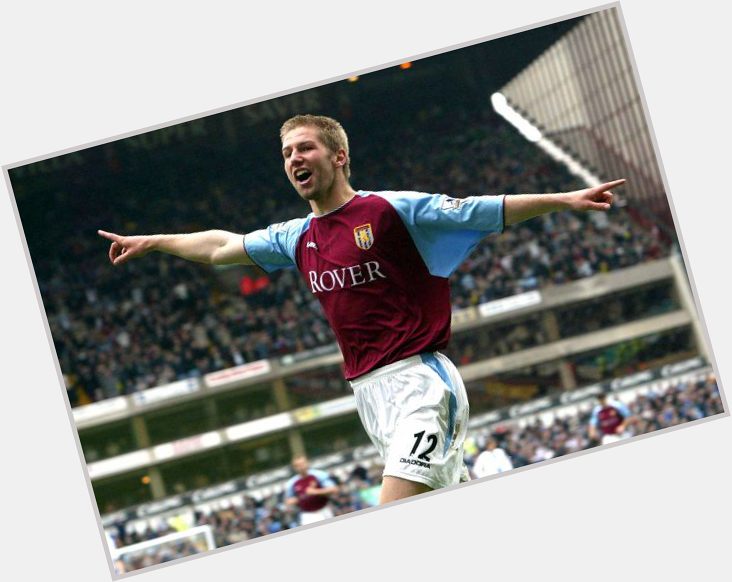 Happy 35th birthday to Thomas Hitzlsperger, joueur de Villa entre 2001 et 2005 ! 