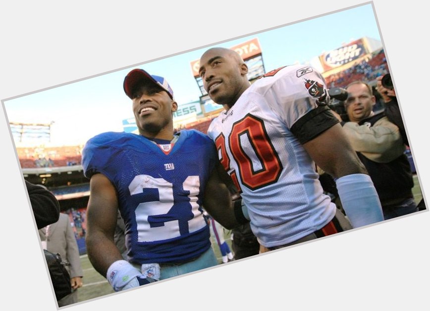 Happy birthday to the NFL s favorite twins Ronde and Tiki Barber! ( 