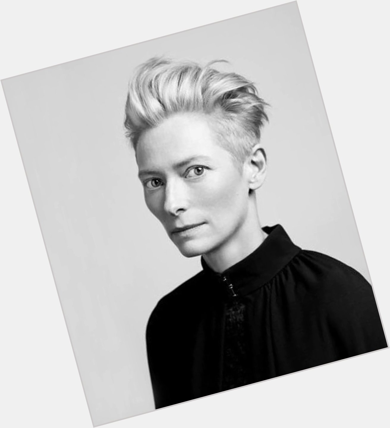    La magnétique Tilda Swinton fête ses 60 ans aujourd hui. Happy birthday ! 