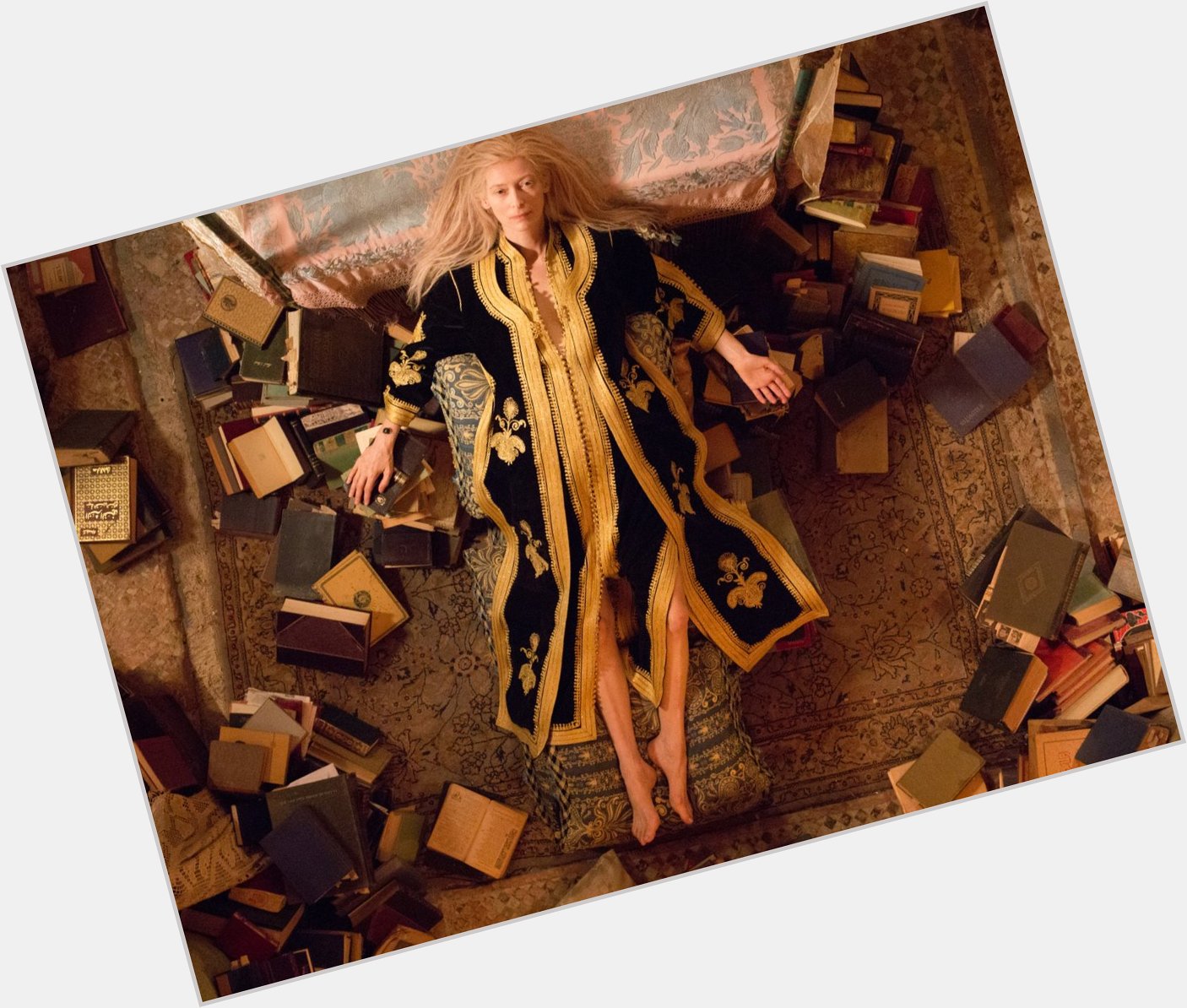 Happy 60th birthday, Tilda Swinton.

She doesn\t often do horror, but when she does 