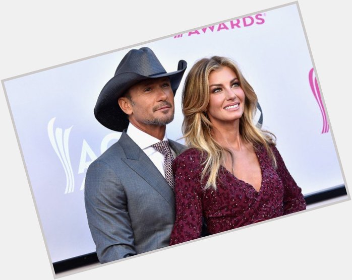 Faith Hill Leads Crowd in Singing \Happy Birthday\ to Tim McGraw [Watch]  