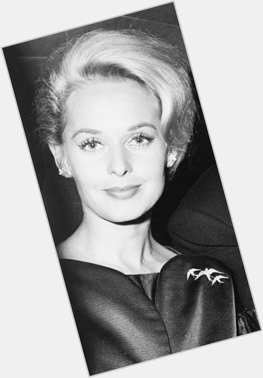 Happy 91st birthday tippi hedren, one of my favorite actresses and fashion icon. 