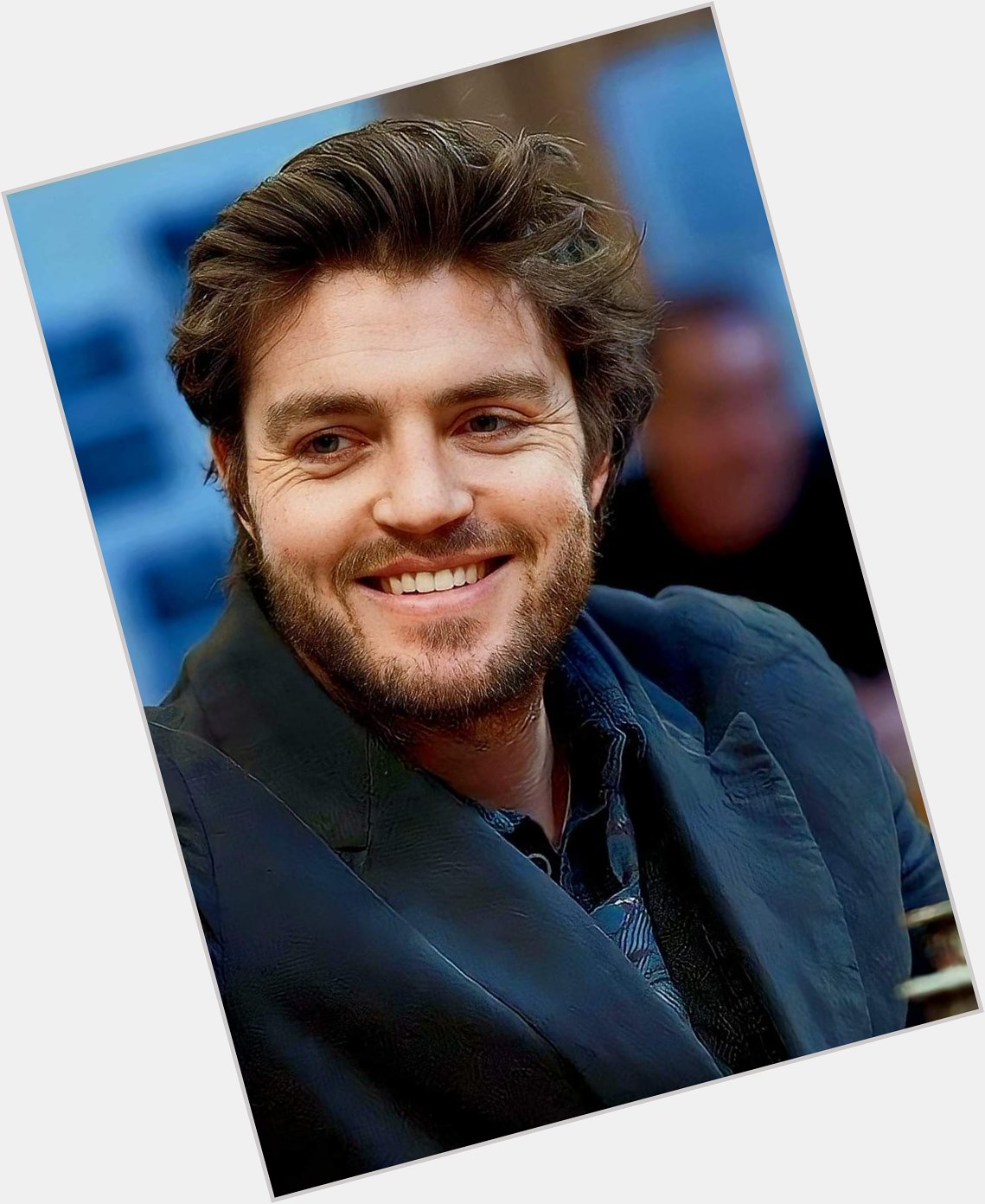 Today is the birthday of a British bear. Tom Burke. A very fine fellow. I wish him a very happy day     