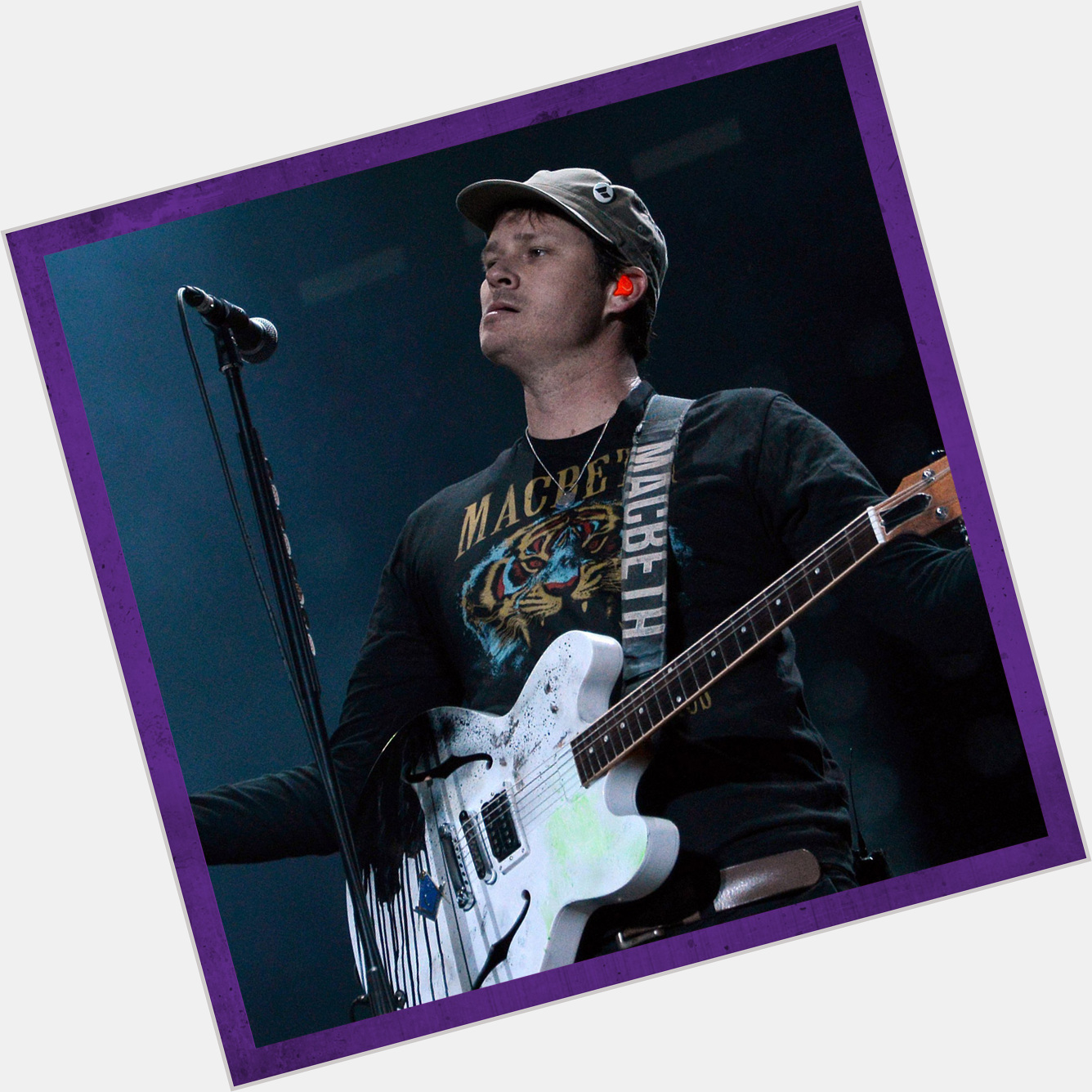 Happy Birthday to Blink-182 legend, Tom Delonge! Name your favourite Blink song! 