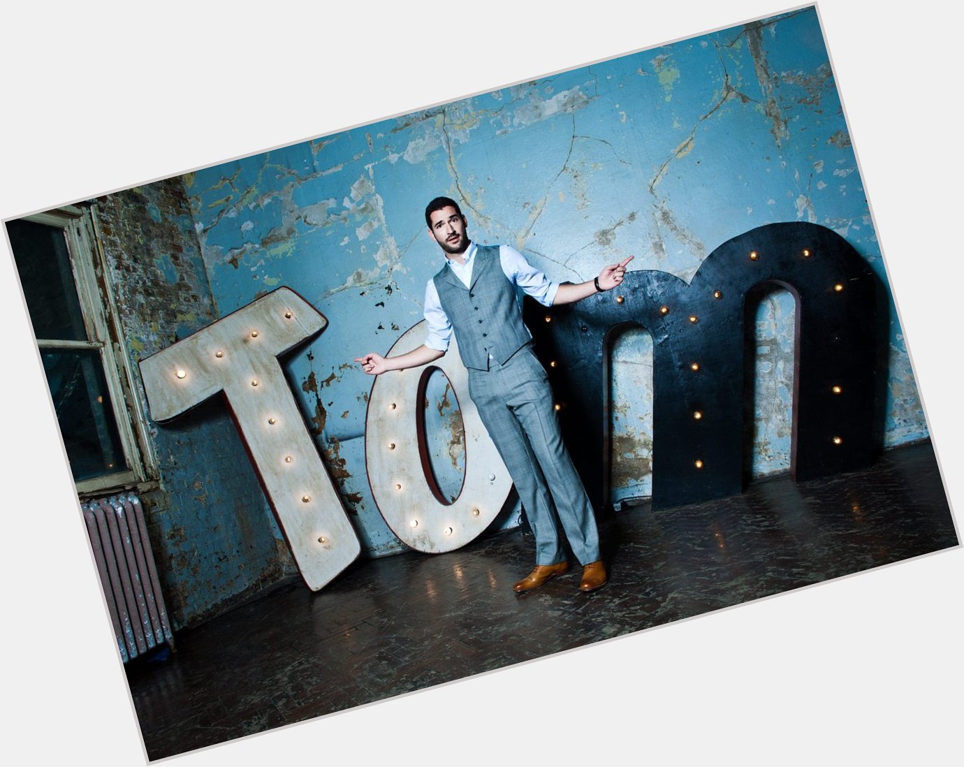 Tom Ellis es más cool que y hoy, además es su cumple. Happy Birthday!! 