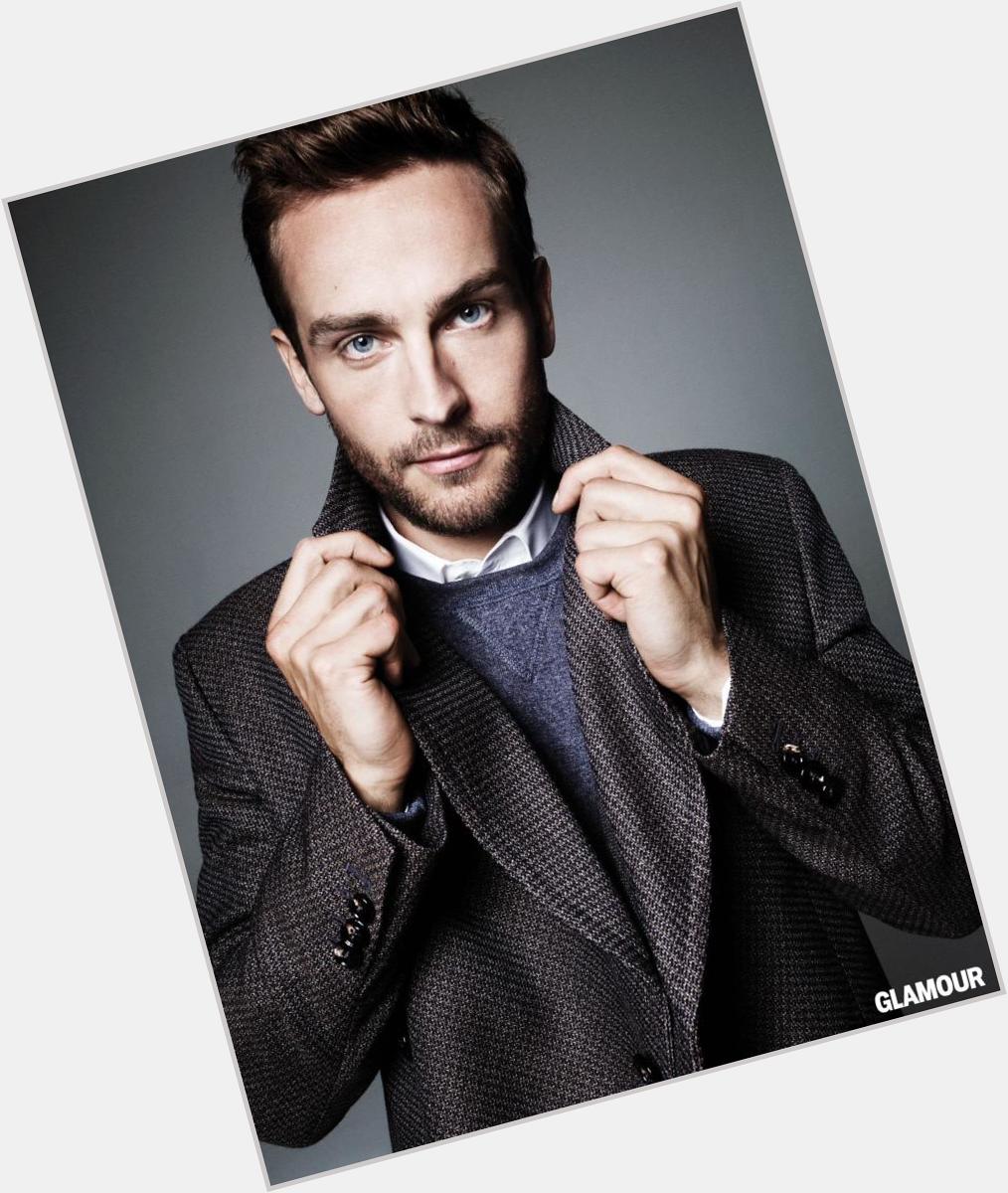 Happy 33rd birthday to the star of  Tom Mison 