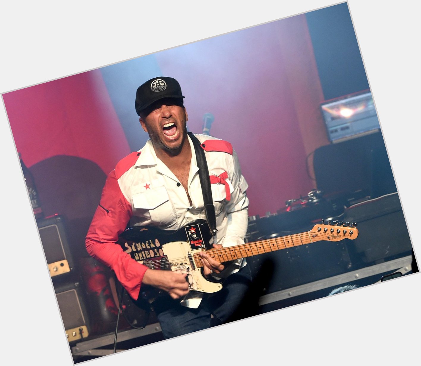 Happy Birthday to Tom Morello!! And here\s to more years to come! 