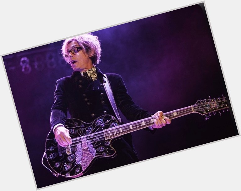 Happy birthday to Tom Petersson (Cheap Trick) 
(May 9, 1950). 