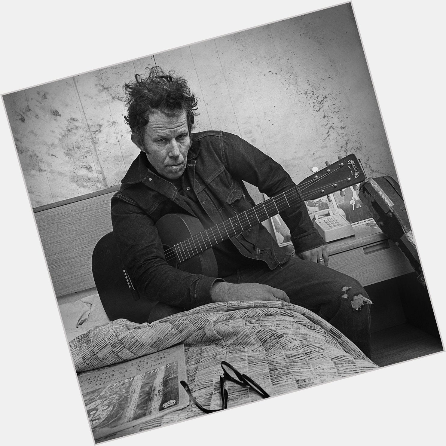 72 today. Happy Birthday Tom Waits. Still the bee s knees, the cat s meow and the mutt s nuts. 