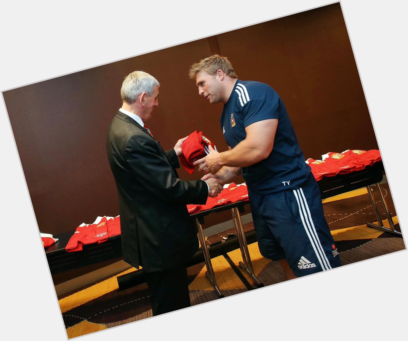 A great photo of Tom Youngs receiving his first Test jersey....

Happy Birthday Tom! 