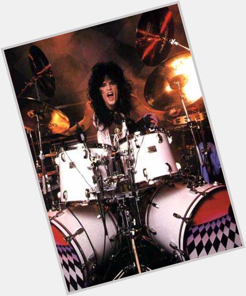 Happy 52nd birthday to Tommy Lee from Mötley Crüe!!! 