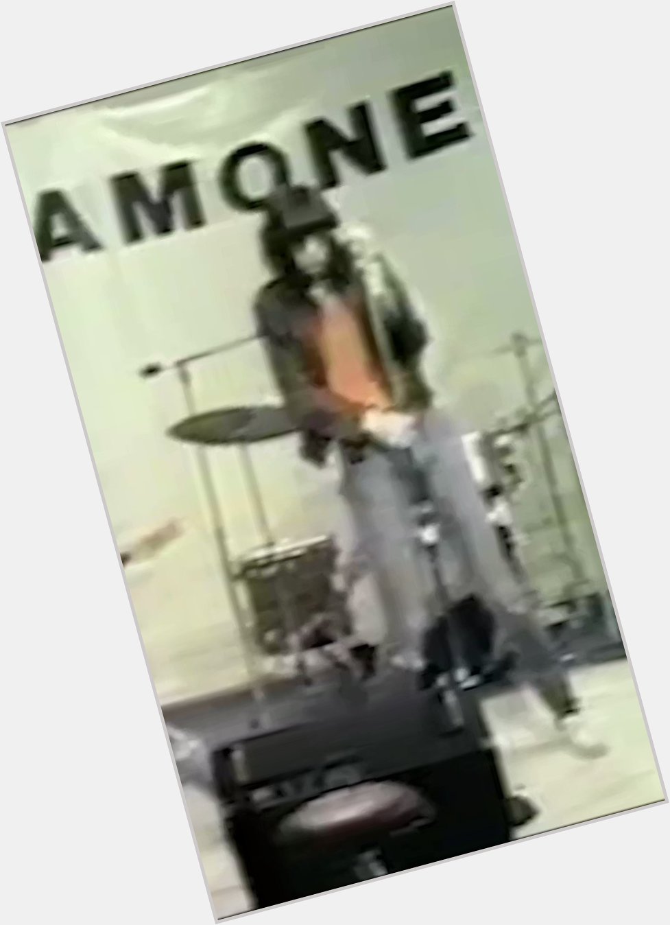 Happy Bday Tommy Ramone baterista de la banda Ramones 