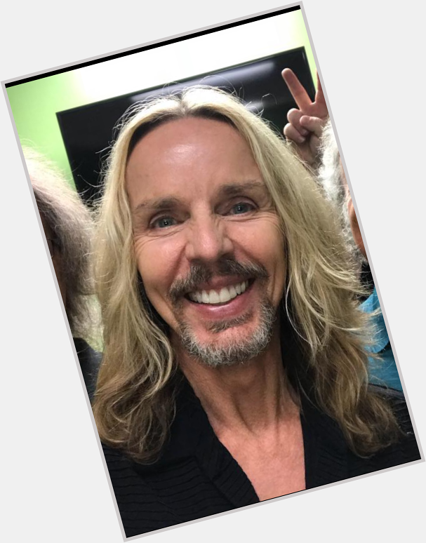 Happy 69 birthday to the amazing Styx guitarist and singer Tommy Shaw! 