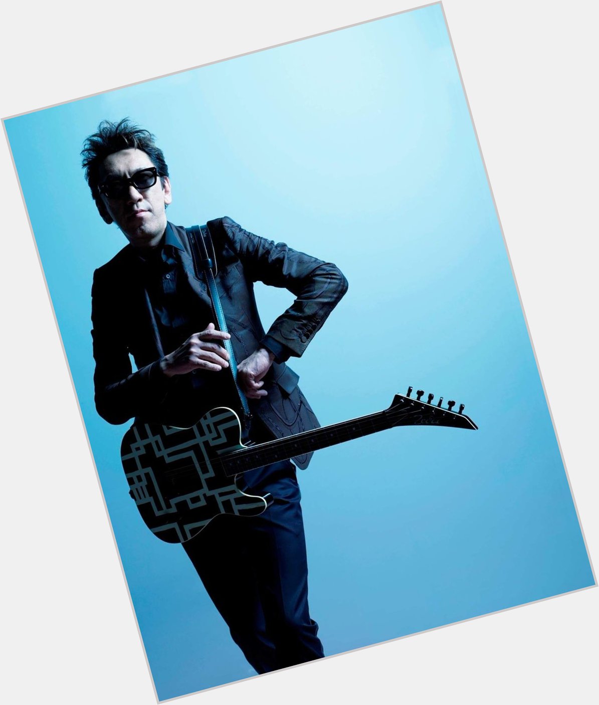 Tomoyasu Hotei (
Birth 1962.2.1 Happy Birthday
 