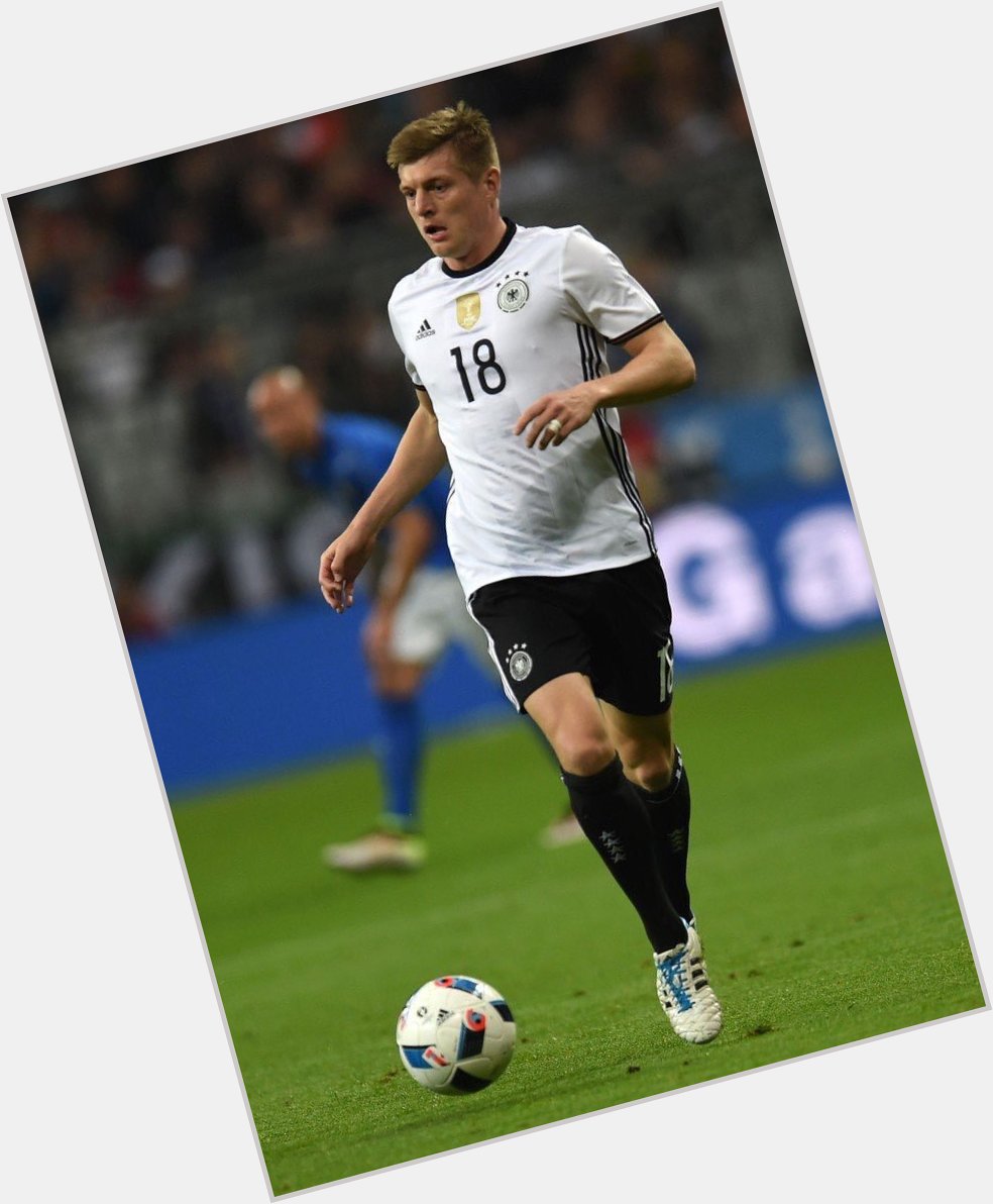 HAPPY BIRTHDAY TONI KROOS!! 

Thank you for your excepcional soccer!! 