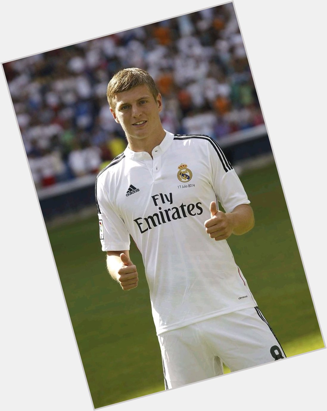 Toni Kroos turns 21 today. 

Happy birthday to one of the greatest midfielder football has ever seen   