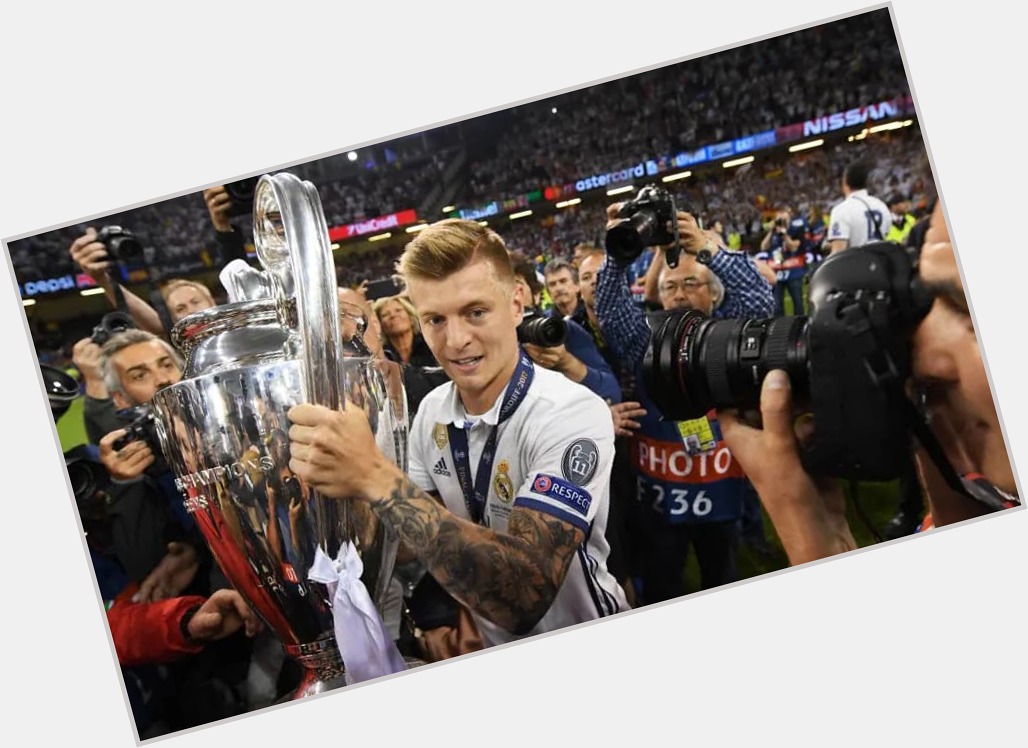 Happy birthday to Toni Kroos, who turns 32 today. 

One of the best to ever grace a football pitch.   