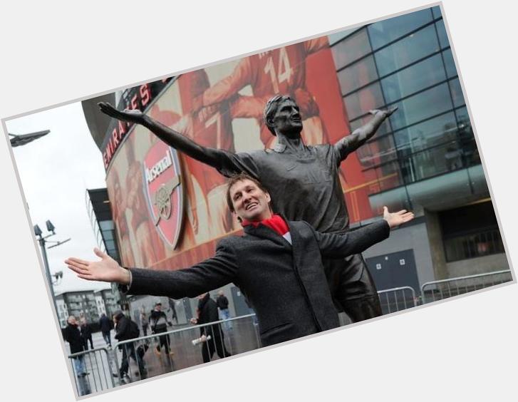 Happy birthday \"Mr. Arsenal\" Tony Adams! Stay healthy Legend!     