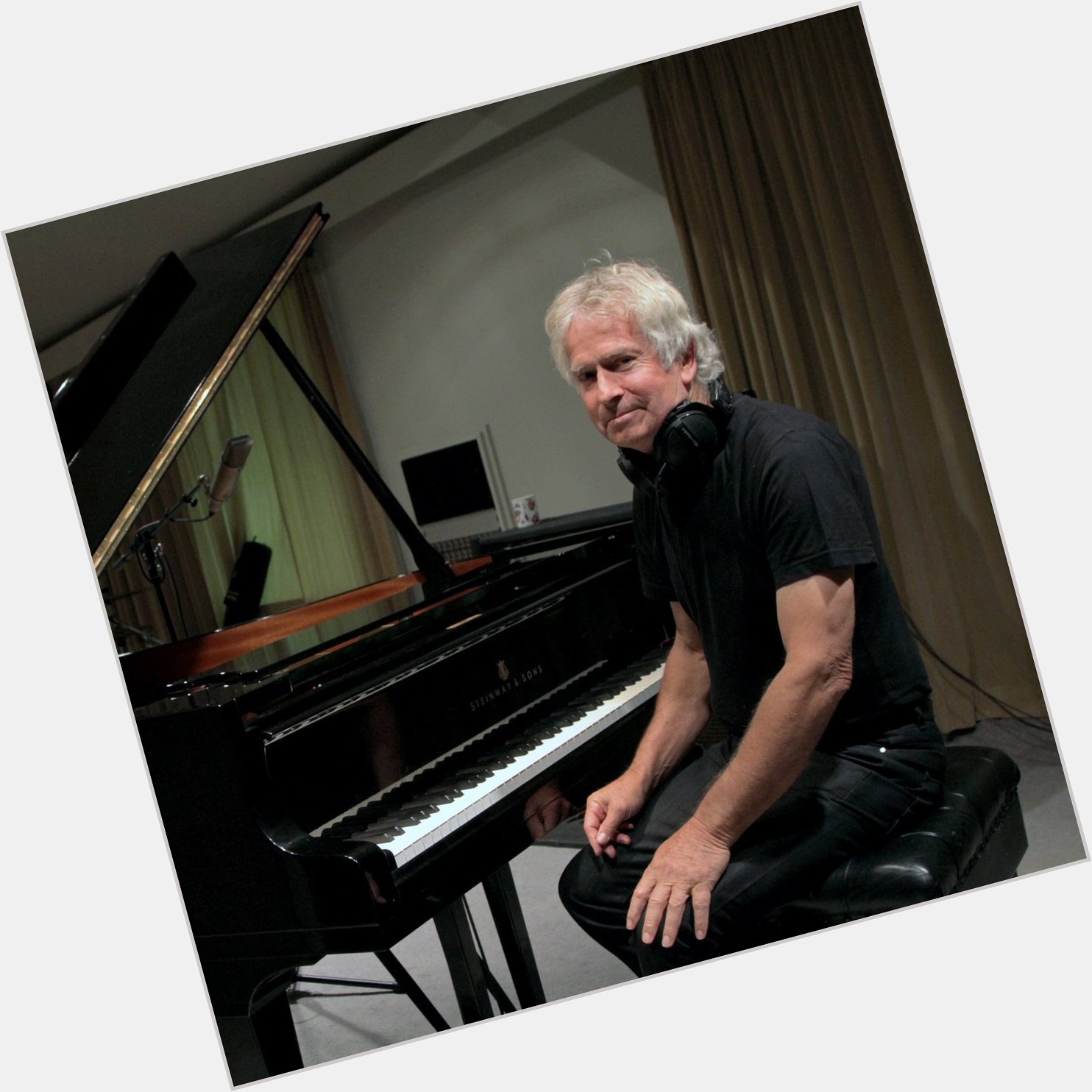 Happy Birthday to Tony Banks, born on this day in 1950. 