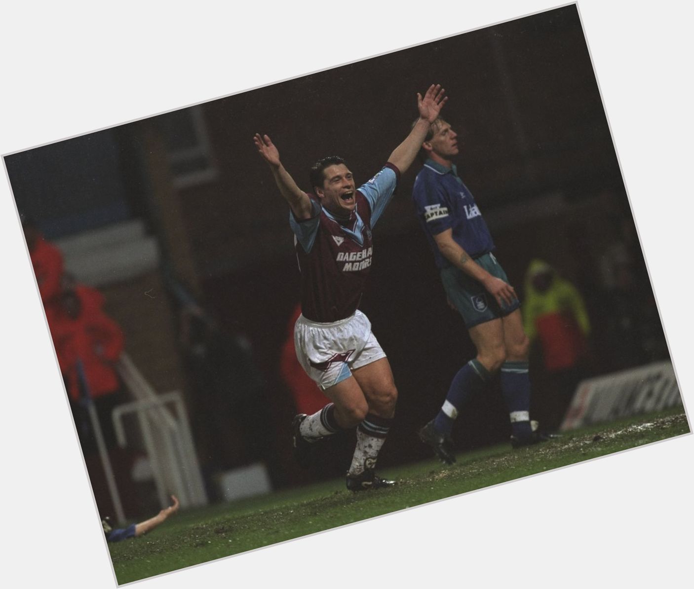 Put your hands up if it\s your birthday! Happy Birthday to West Ham legend Tony Cottee  
