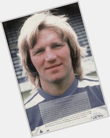Happy Birthday to former midfielder Tony Currie who turns 69 today! 