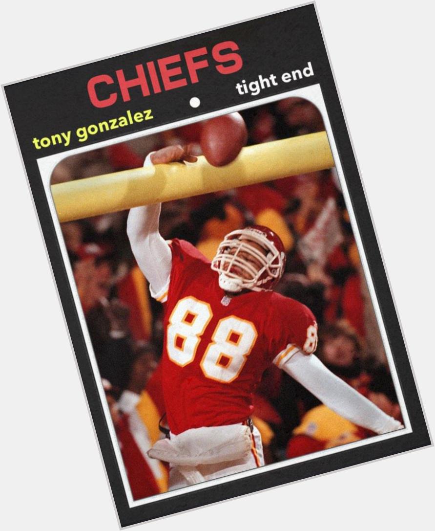 Happy 39th birthday to Tony Gonzalez, one of the best tight ends ever. 