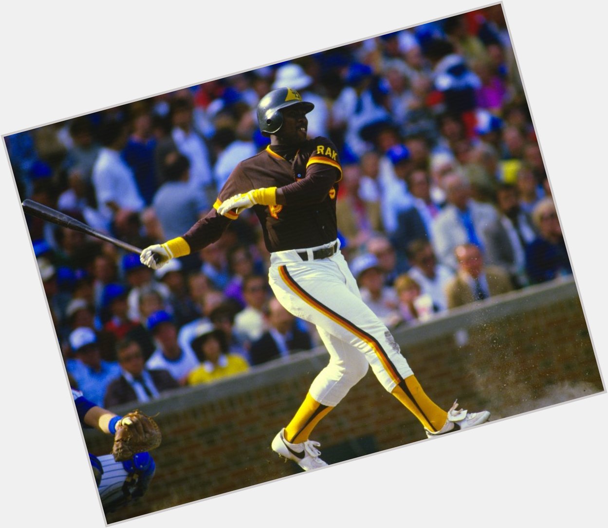 Happy 57th birthday to one of the best hitters ever & Hall of Famer Tony Gwynn Sr. REST IN PEACE !     