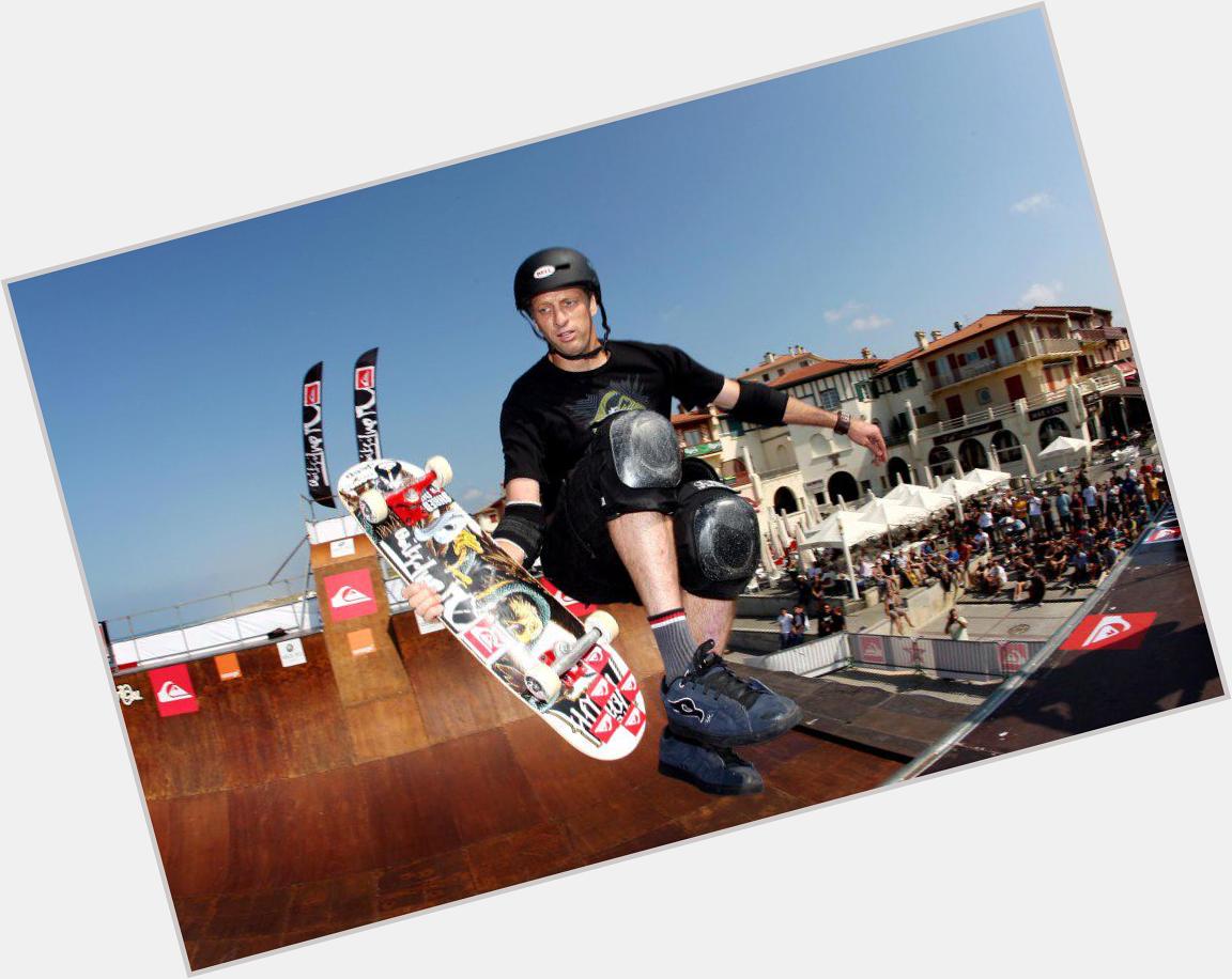 Happy birthday Tony Hawk!!skateboarder profesional dan aktor.Hayo siapa yg prnh main gamenya? :)) 
