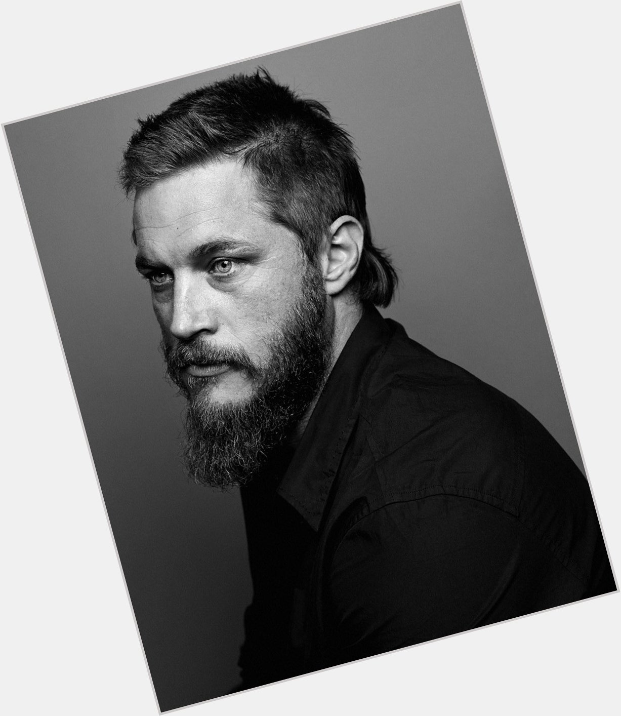 Happy Birthday to this KING right here show my mans Travis Fimmel some LOVE 