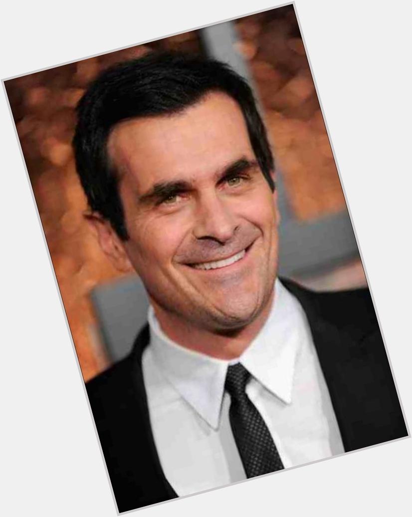 Happy Time, people! Happy 47th birthday, Ty Burrell! Phil Dunphy is one of the best TV dad ever!!! 