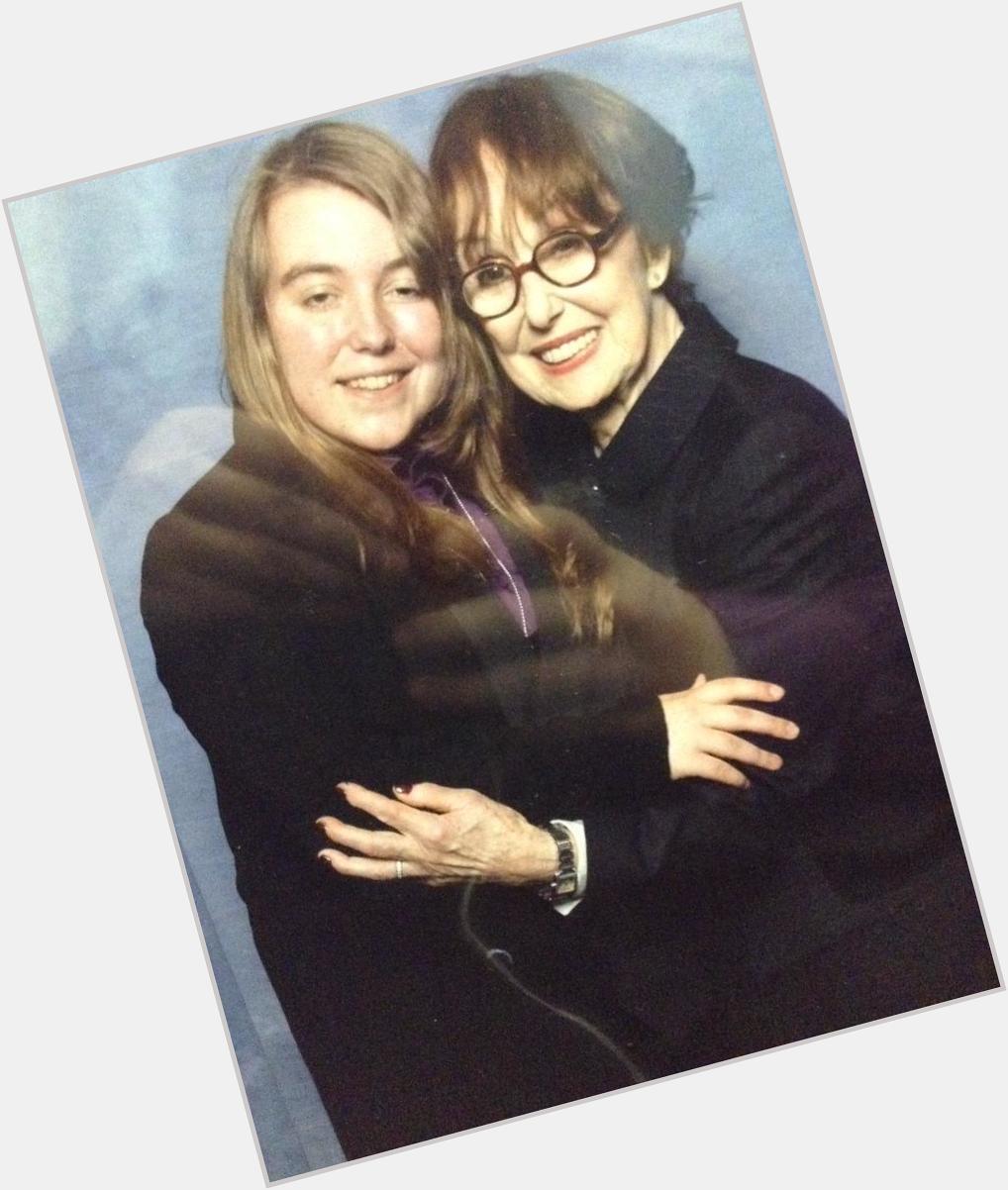 Happy 78th birthday to Una Stubbs :3 she was so so sweet to meet 
