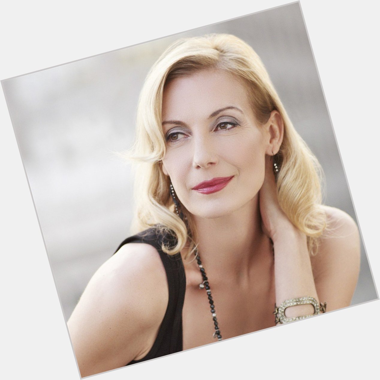 Happy birthday Ute Lemper!  \99 winner for CHICAGO 