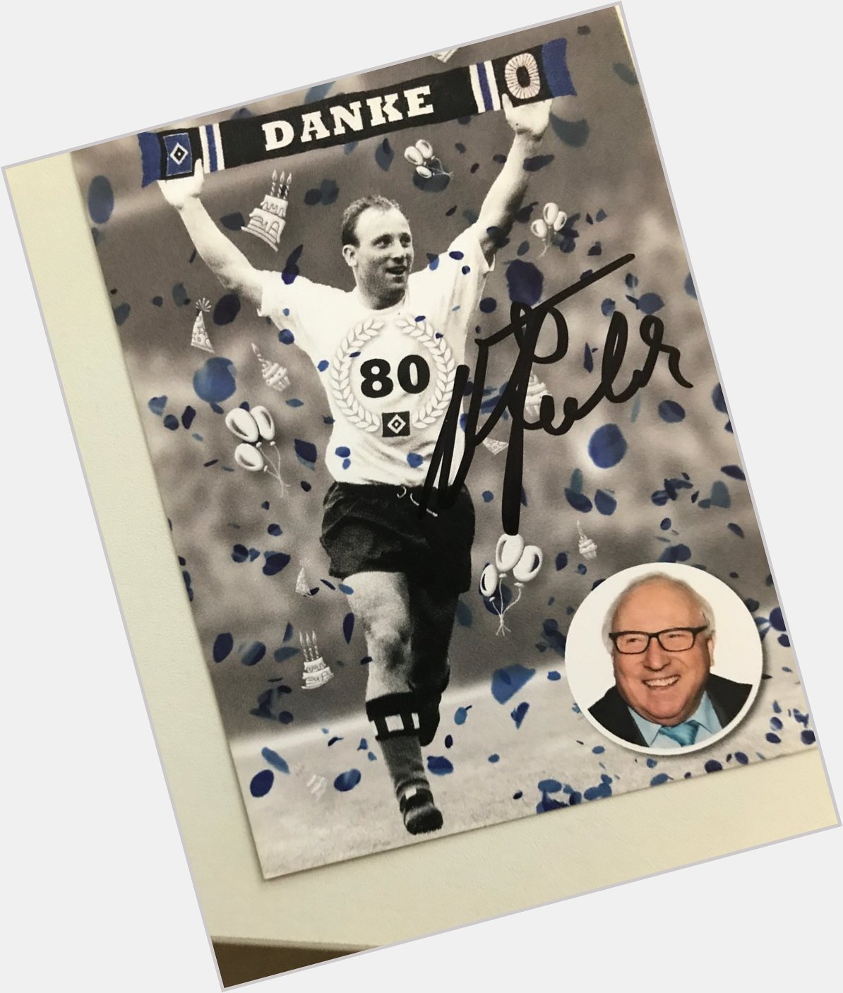 Happy Birthday, Uwe Seeler!
So nett hat er sich vor einem Jahr für die Glückwünsche zum 80. bedankt! 
